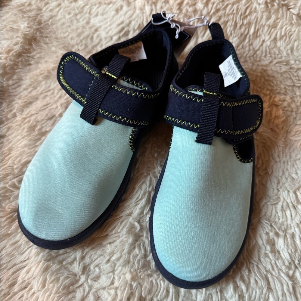NWT Boys Water Shoes - Splish-Splash - Blue size 13-1